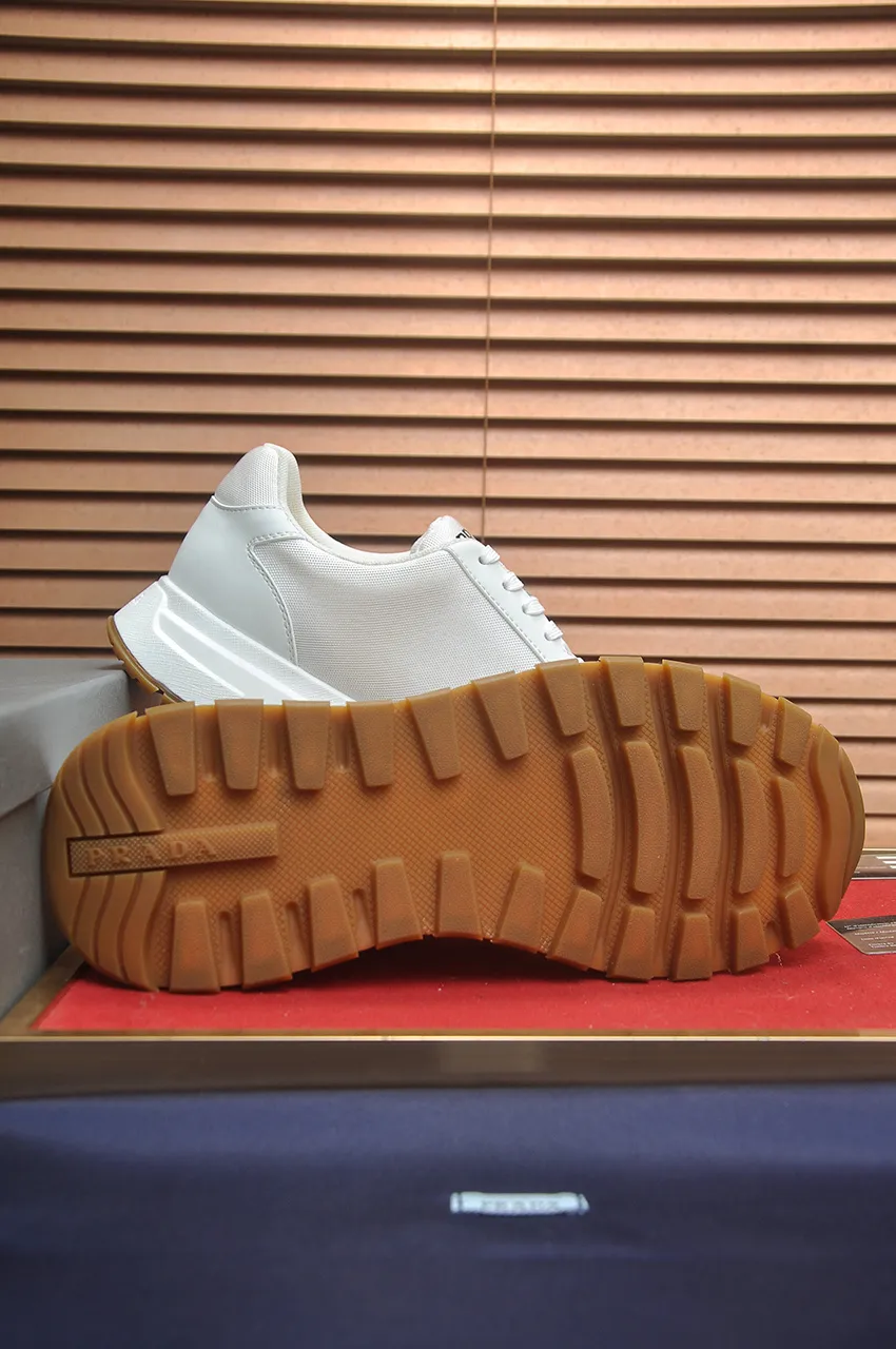 Men's shoes 💰580💶 [PRADA] Top original items, new seasonal styles, high-quality original items, top-grade high-mercerized cowhide combined with original breathable fabric + imported glue, imported stretch fabric inside with original cowhide feet, original thick outsole! Quality guaranteed! Code 38-45 (45 customized)